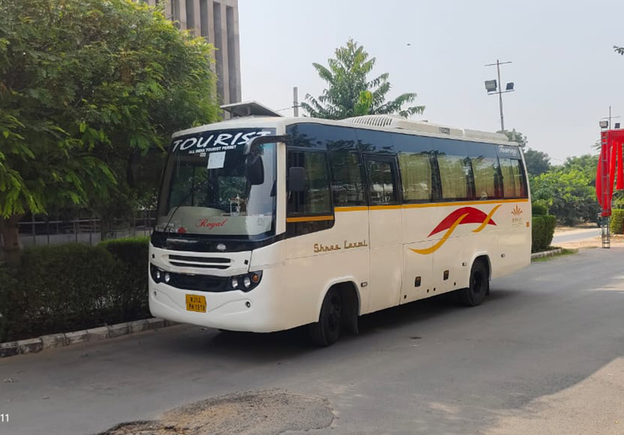 27  Seater Luxury Bus 