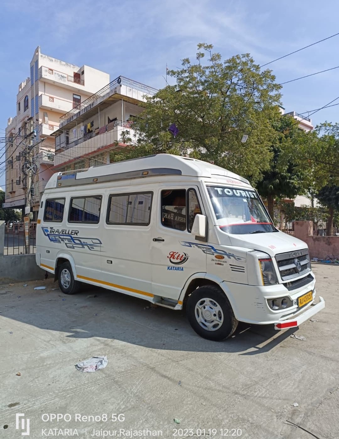 12 Seater Tempo Traveller